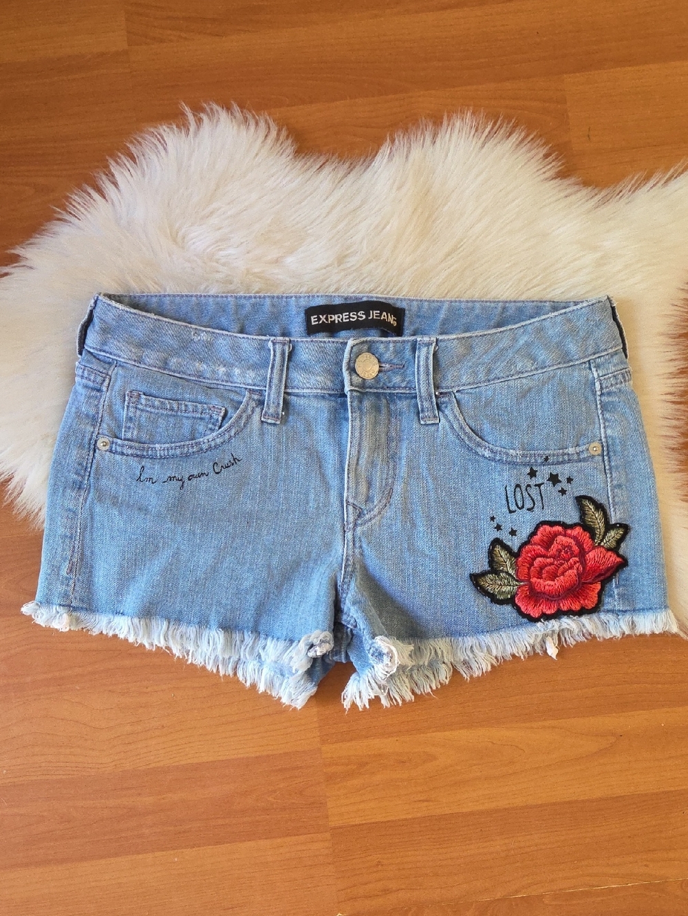 Express Womens Mid RiseDenim Cutoff Shorts Lost In My Own Crush Red Rose Sz 4